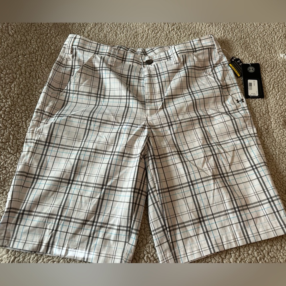 Under Armour Heatgear Athletic Dress/Golf Shorts, White Plaid, Sz 34